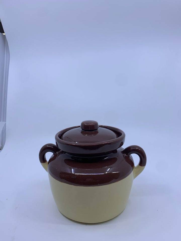 VTG BEAN POT W/LID- TAN + BROWN.