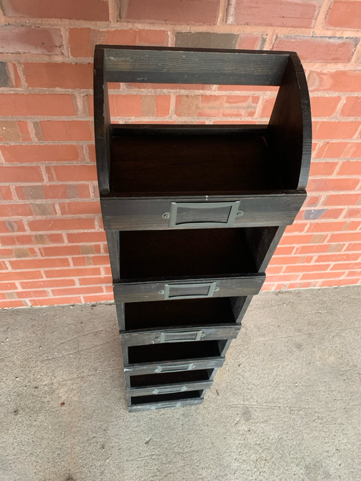 DISTRESSED 6-SHELF WOODEN ORGANIZER W/LABEL SLOTS.