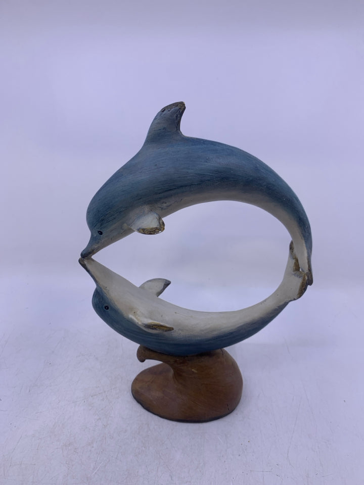 2 BLUE DOLPHINS KISSING RESIN FIGURE.