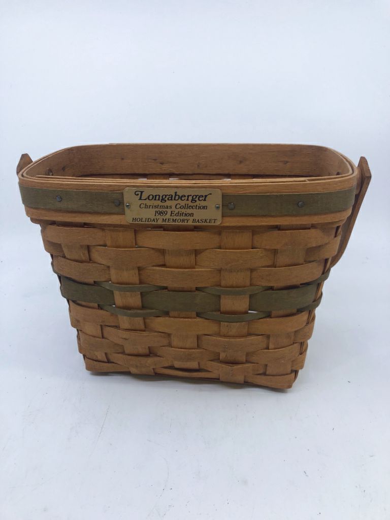 1989 HOLIDAY MEMORY BASKET W GREEN STRIPES AND SINGLE HANDLE.