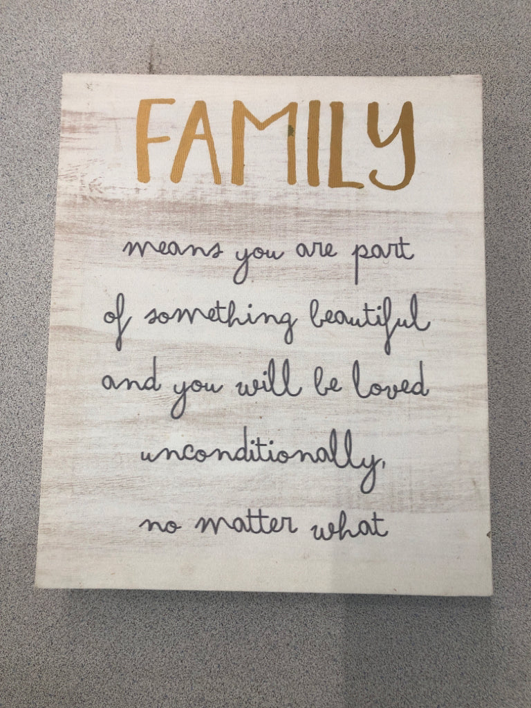 FAMILY CANVAS WALL DECOR.