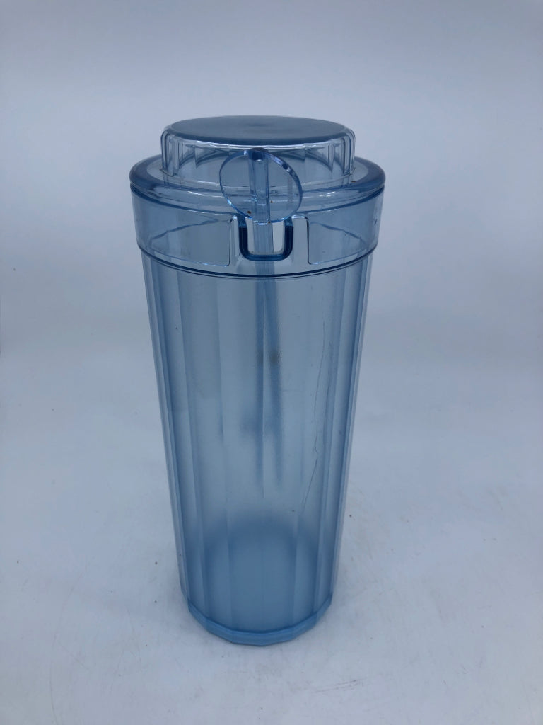 LIGHT BLUE TUPPERWARE PITCHER W STIRRER.
