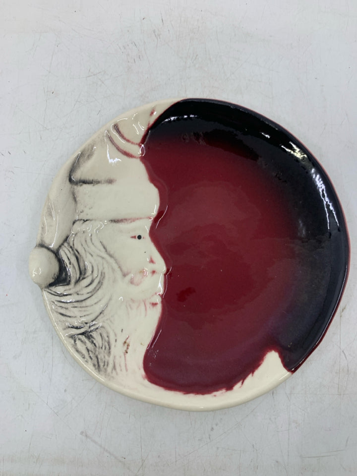 CERAMIC WHITE EMBOSSED HALF SANTA PLATE DARK RED.