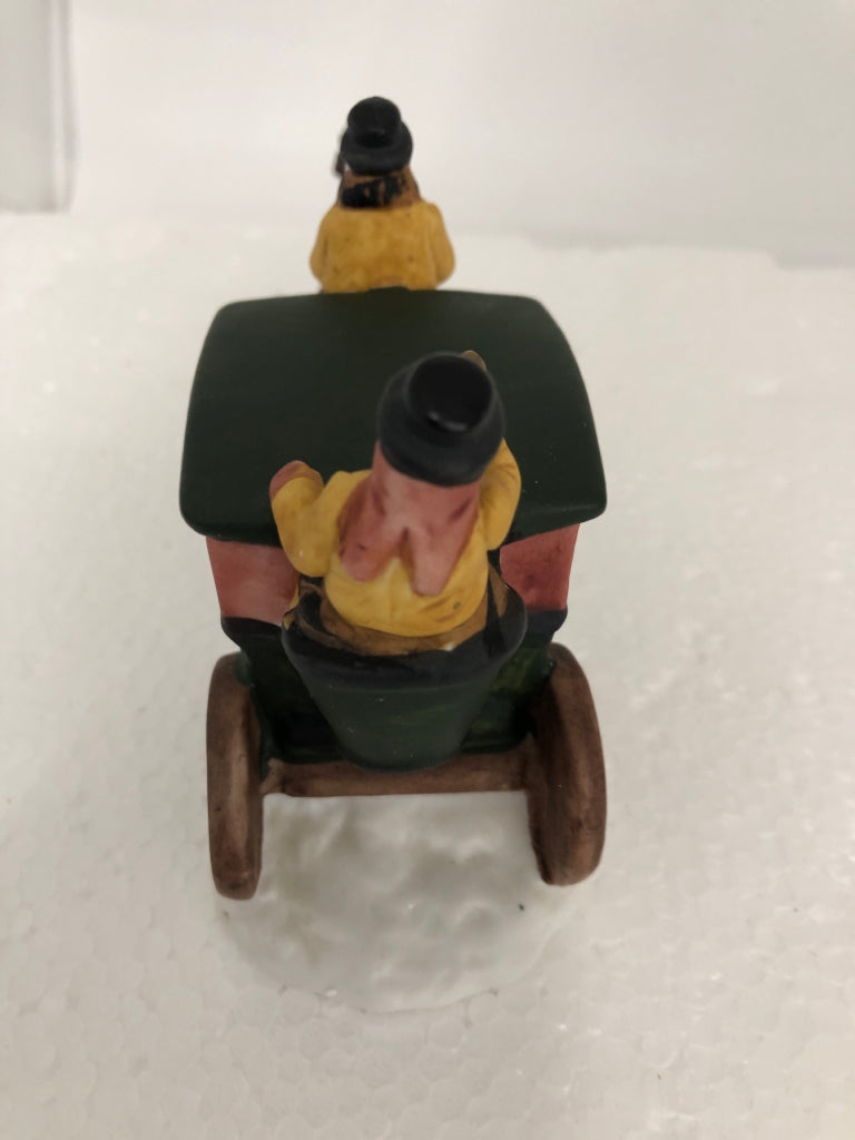 VILLAGE ACCESSORIES CERAMIC HORSE/BUGGY- DEPT 56.