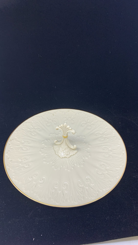 LENOX FEATHER PATTERN SERVER W CENTER HANDLE.