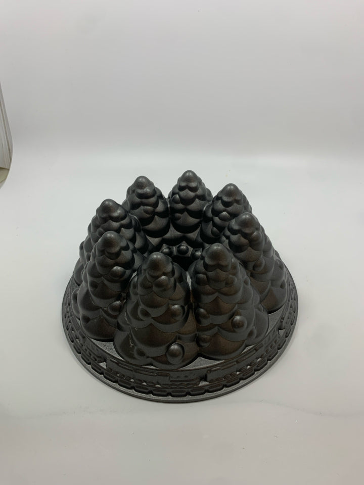 NORDIC WARE HOLIDAY TREE BUNDT PAN.