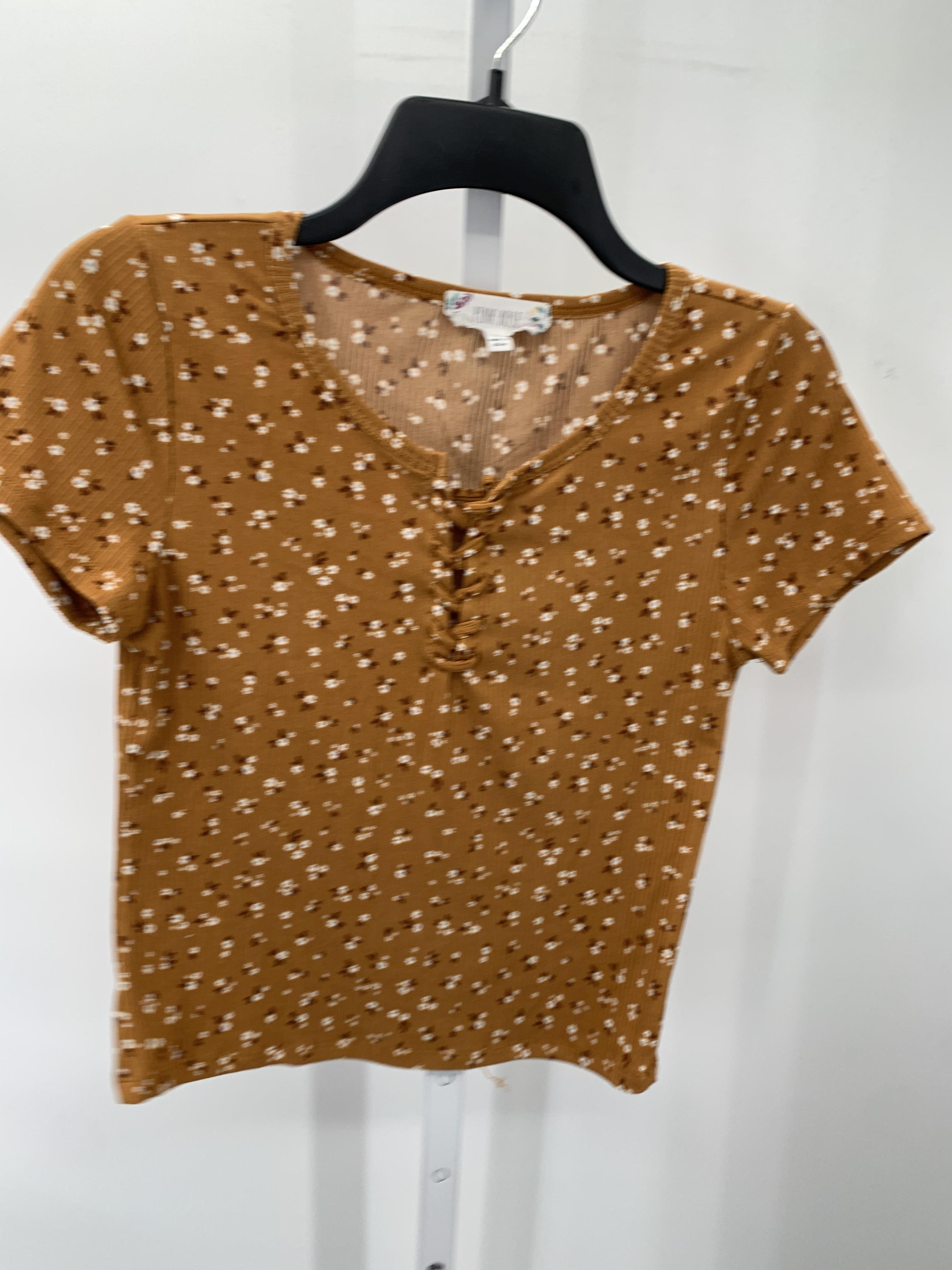 Pink Rose Size Medium Juniors Short Sleeve Shirt
