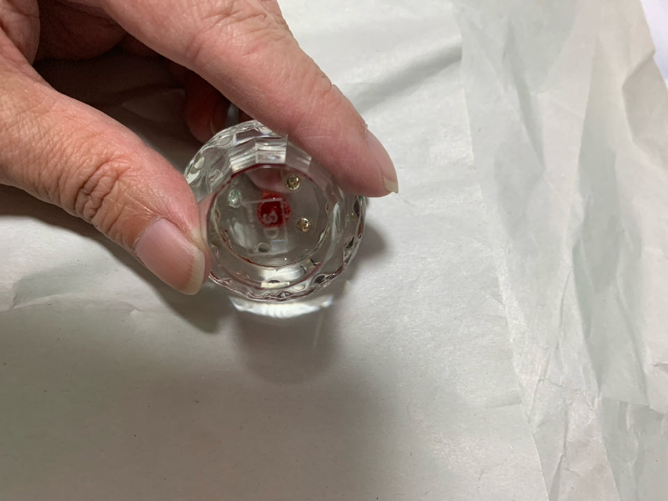 SMALL CRYSTAL CUPCAKE.