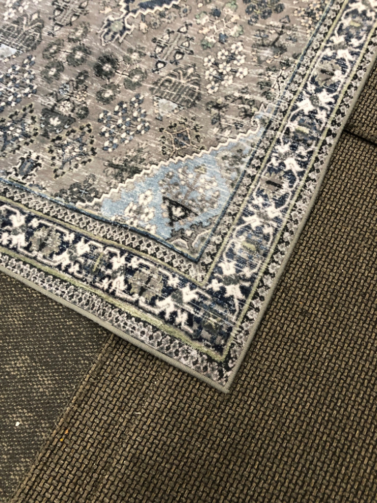 GREY RECTANGLE DIAMOND PATTERN RUG.