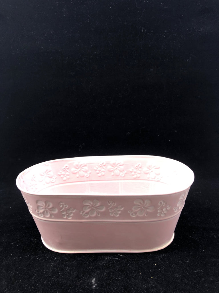 OVAL METAL PINK PLANTER W PLASTIC LINER.