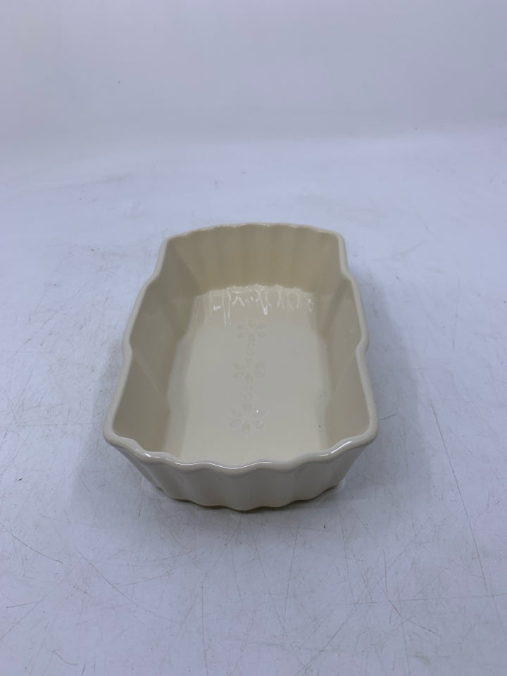 SMALL STONEWARE BAKER.