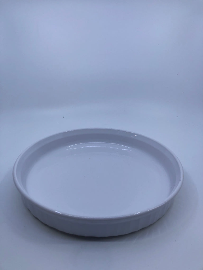 CORNING WARE ROUND BAKING DISH.