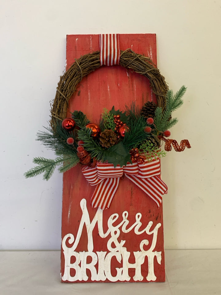 MERRY AND BRIGHT WALL HANGING.