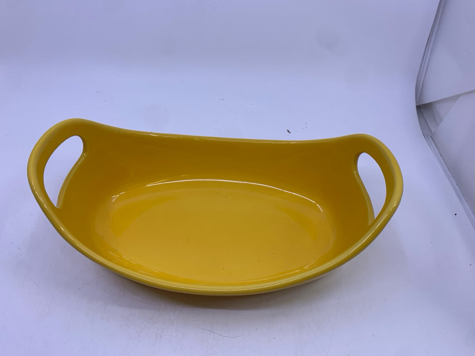 2 YELLOW OVAL BAKING DISHES RACHAEL RAY HANDLES.