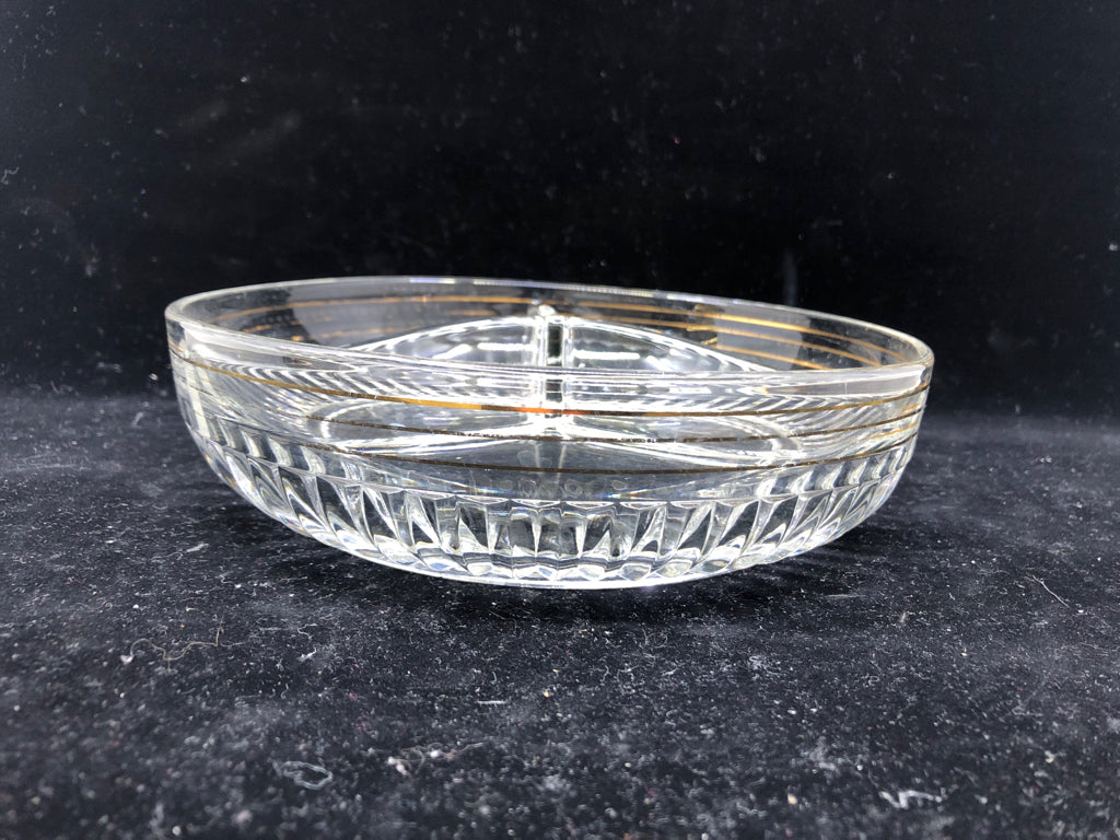 RIBBED GLASS CIRCLE TRAY DIVIDED.