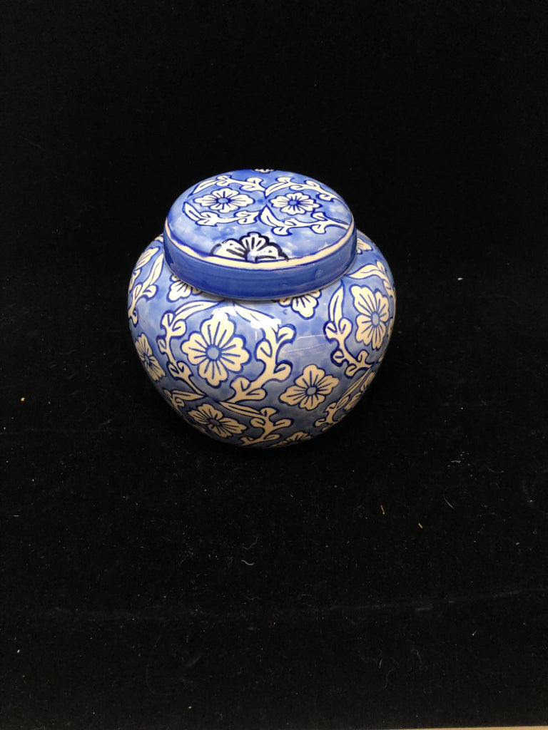 BLUE FLORAL GINGER JAR.