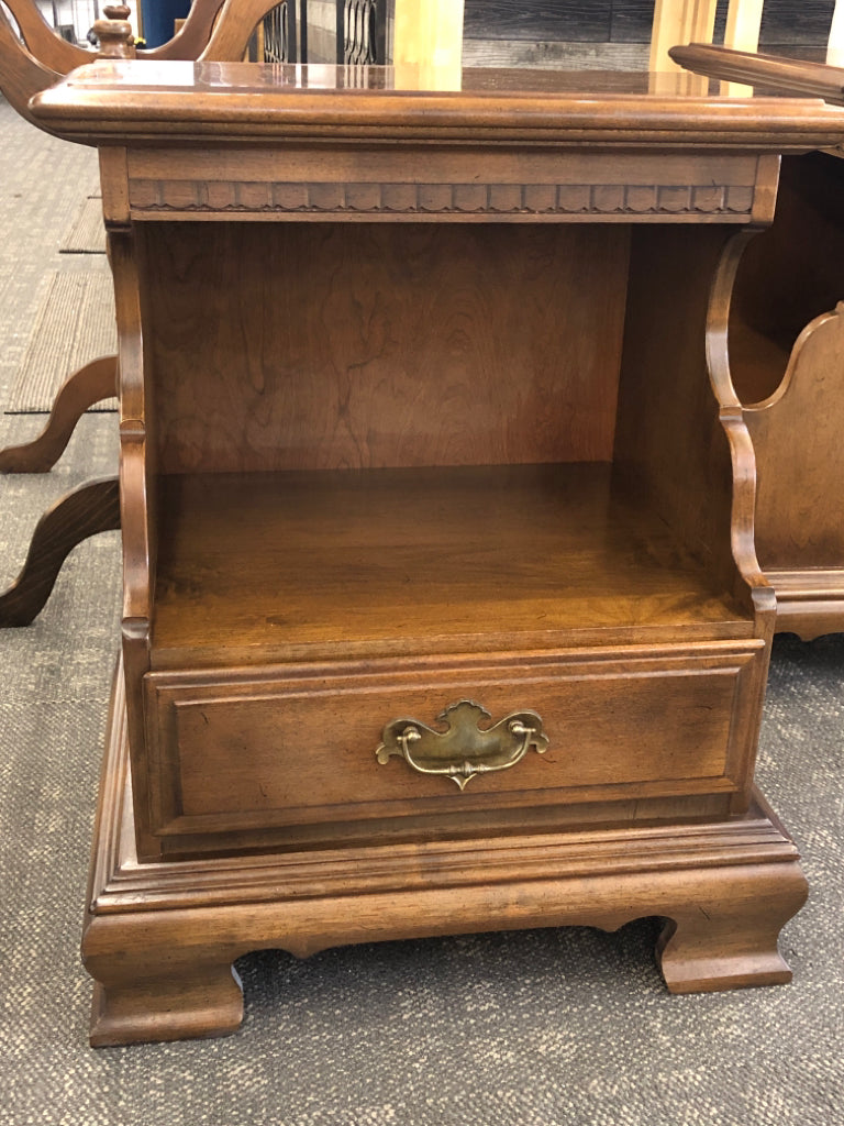 VTG NIGHTSTAND, 1 DRAWER AND CUBBY.