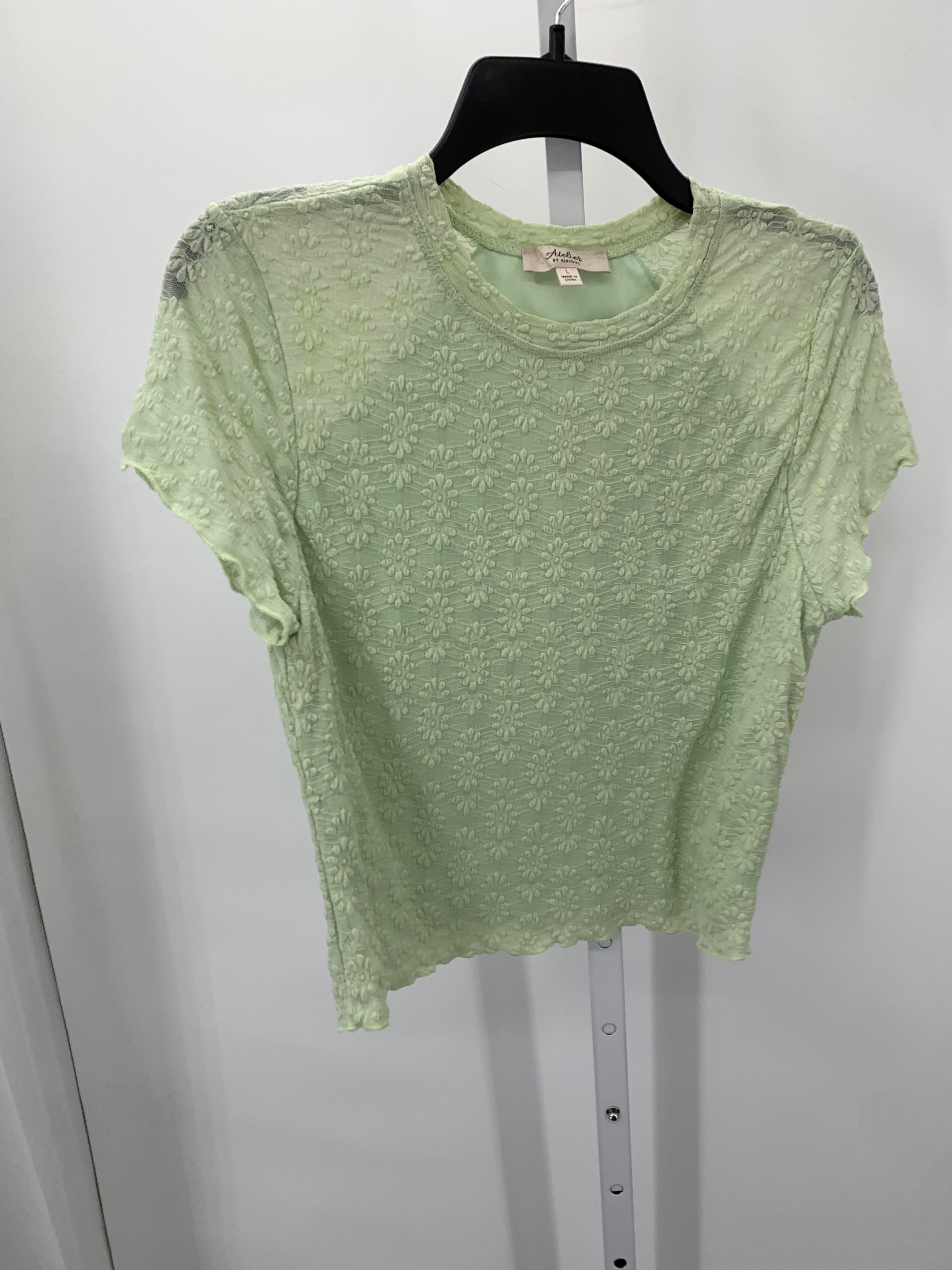 Size Large Juniors Short Sleeve Shirt