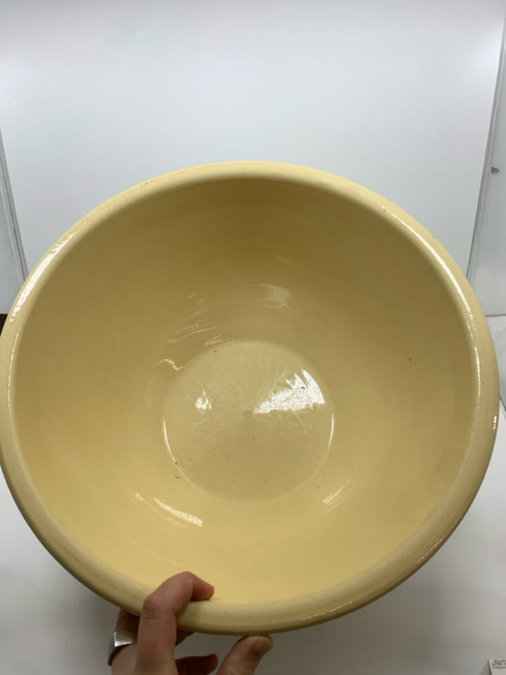 VTG HEAVY CREAM BOWL OVENWARE 14 USA.
