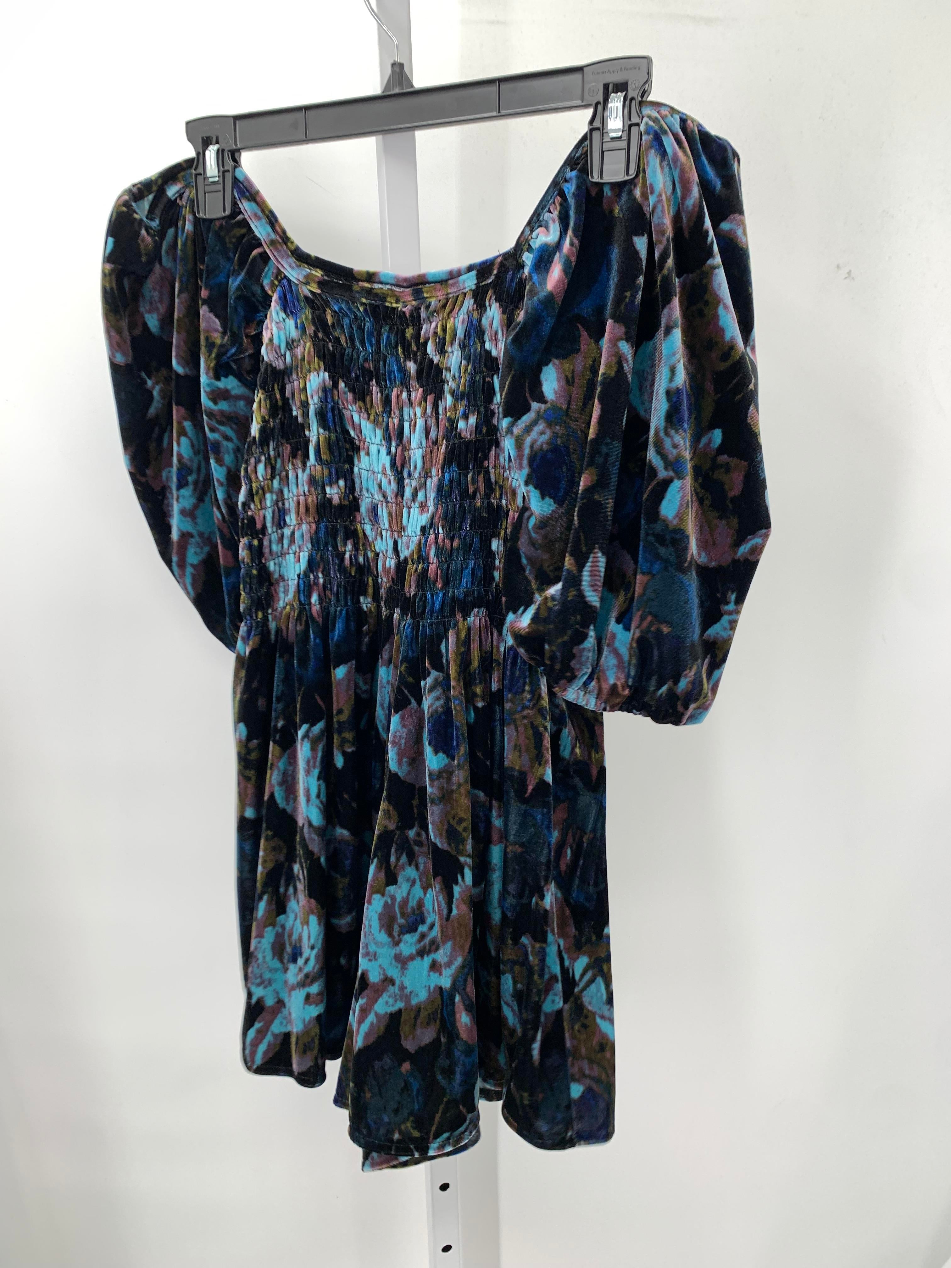 Urban Outfitters Size Small Juniors Short Sleeve Shirt