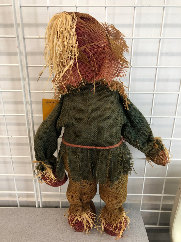 "WELCOME" SCARECROW.