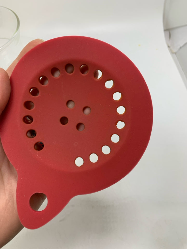 GLASS MICROWAVE CORN POPPER W/ SILICONE LID.