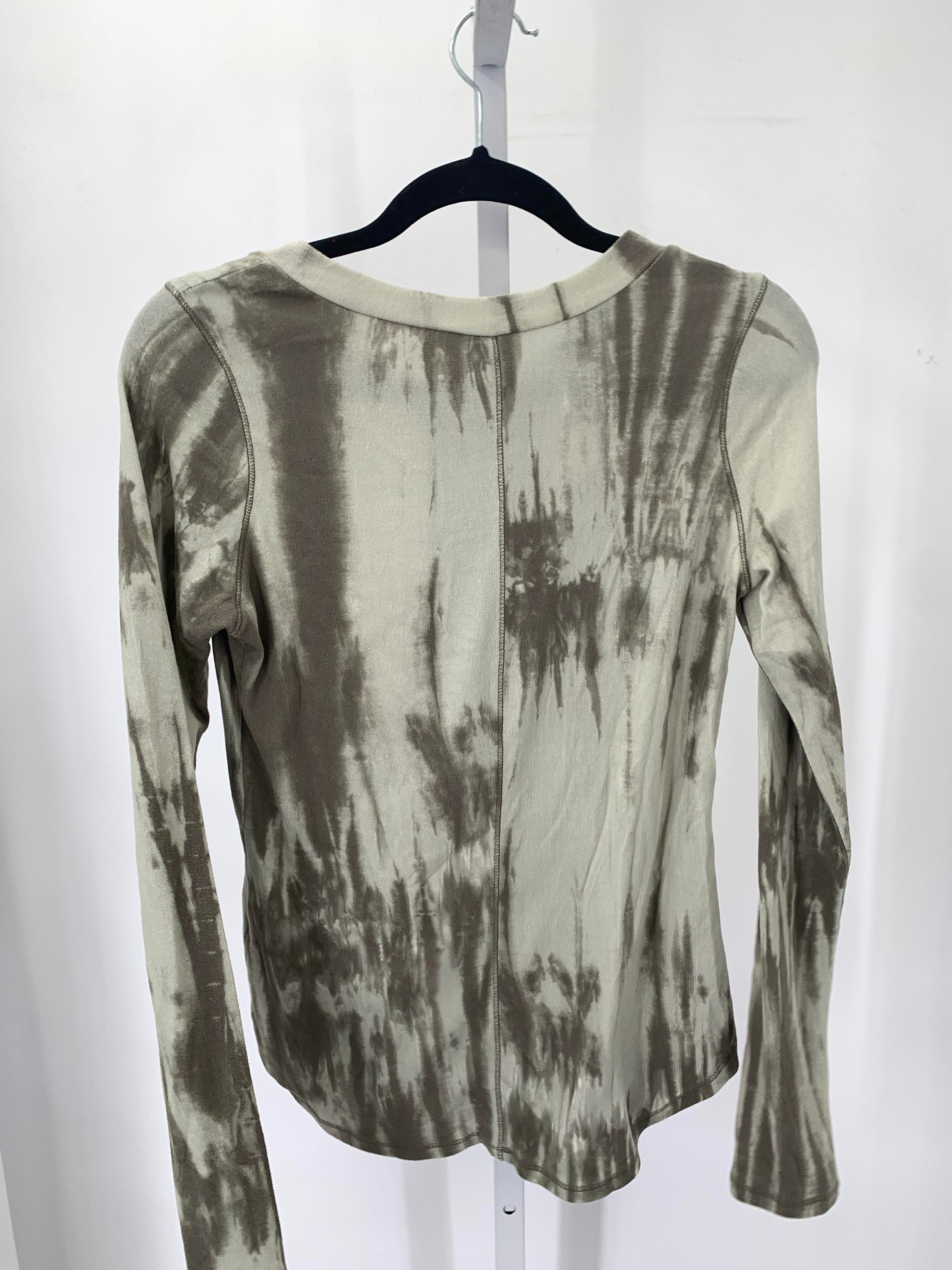 Size Medium Juniors Long Sleeve Shirt