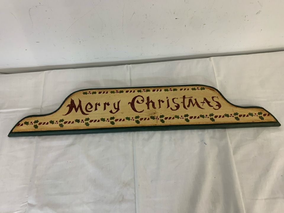 PRIMITIVE STYLE "MERRY CHRISTMAS" WOOD WALL ART.