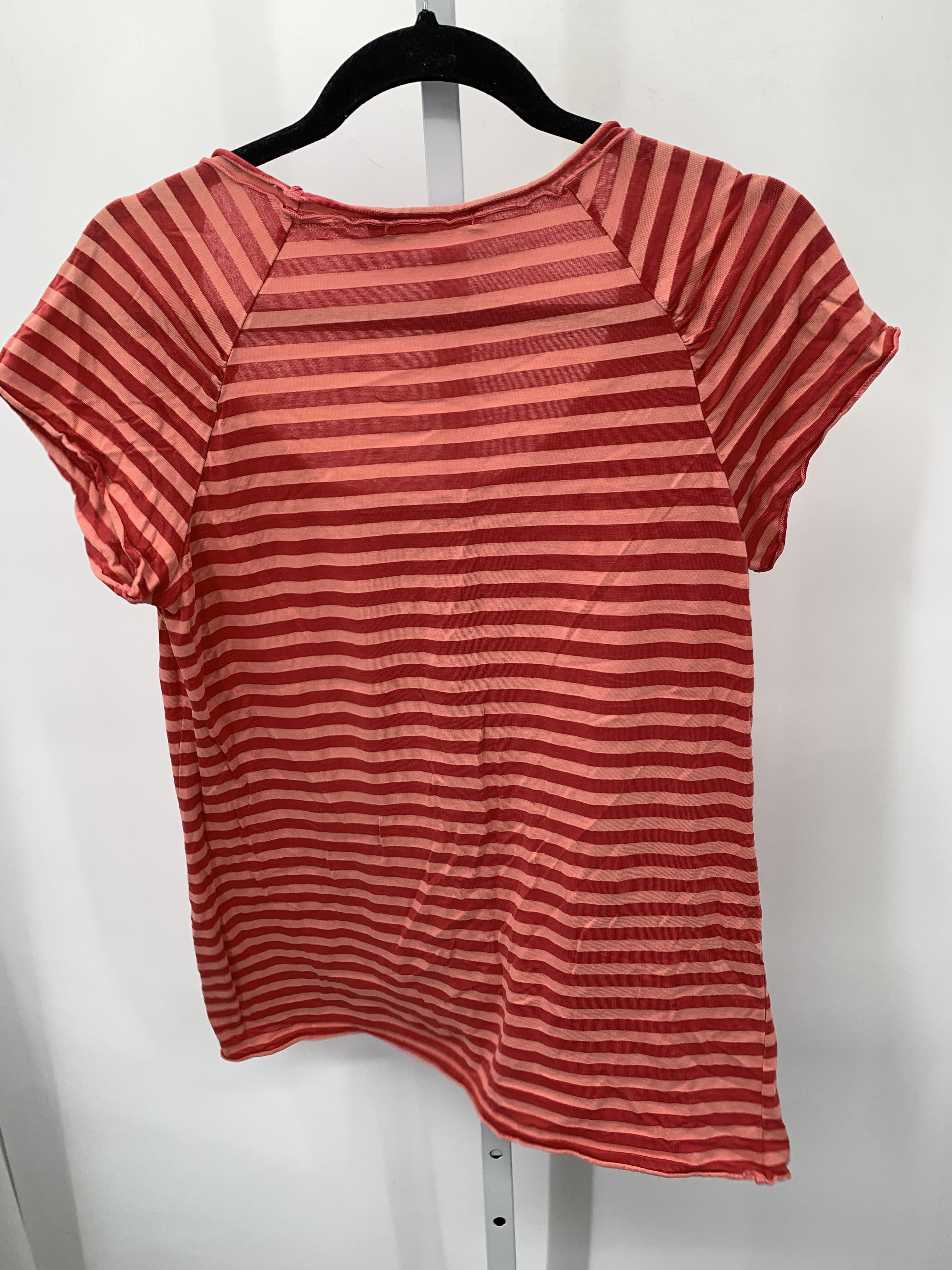 Size Medium Misses Short Sleeve Shirt
