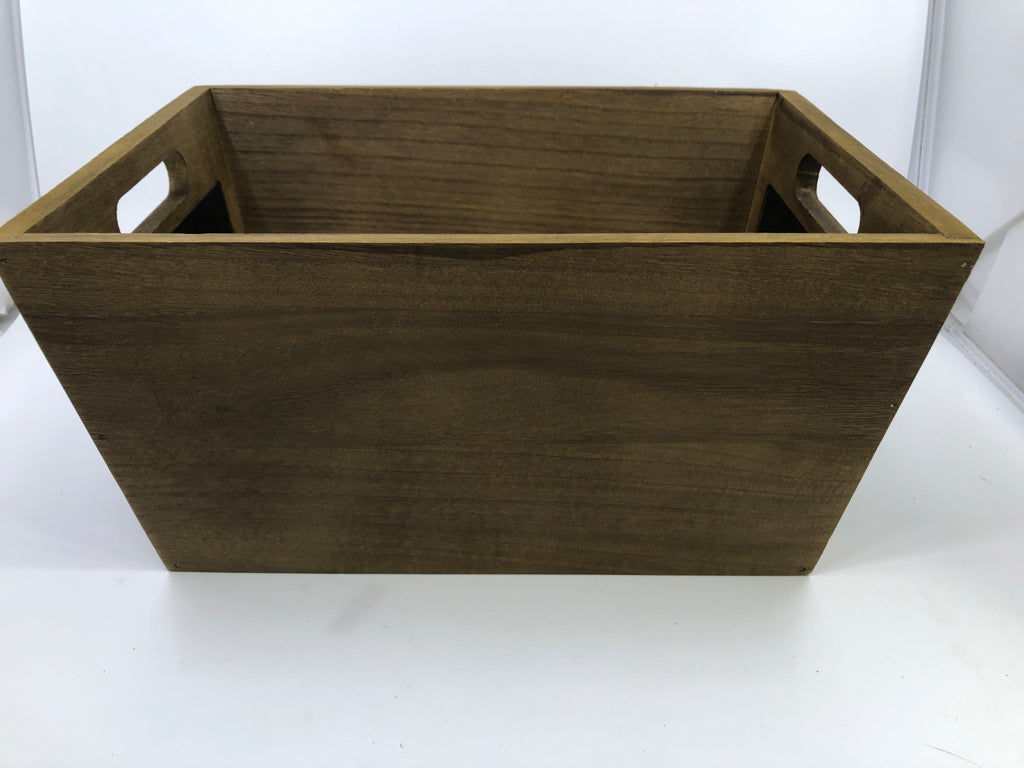 WOOD BASKET W CHALK BOARD LABEL AND HANDLES.