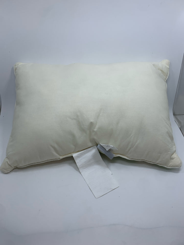 GREEN FLORAL ACCENT PILLOW.