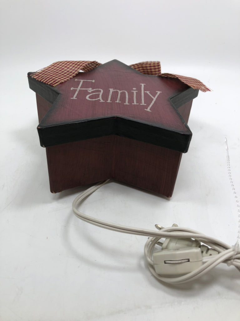 "FAMILY" PRIMITIVE STAR LIGHT.