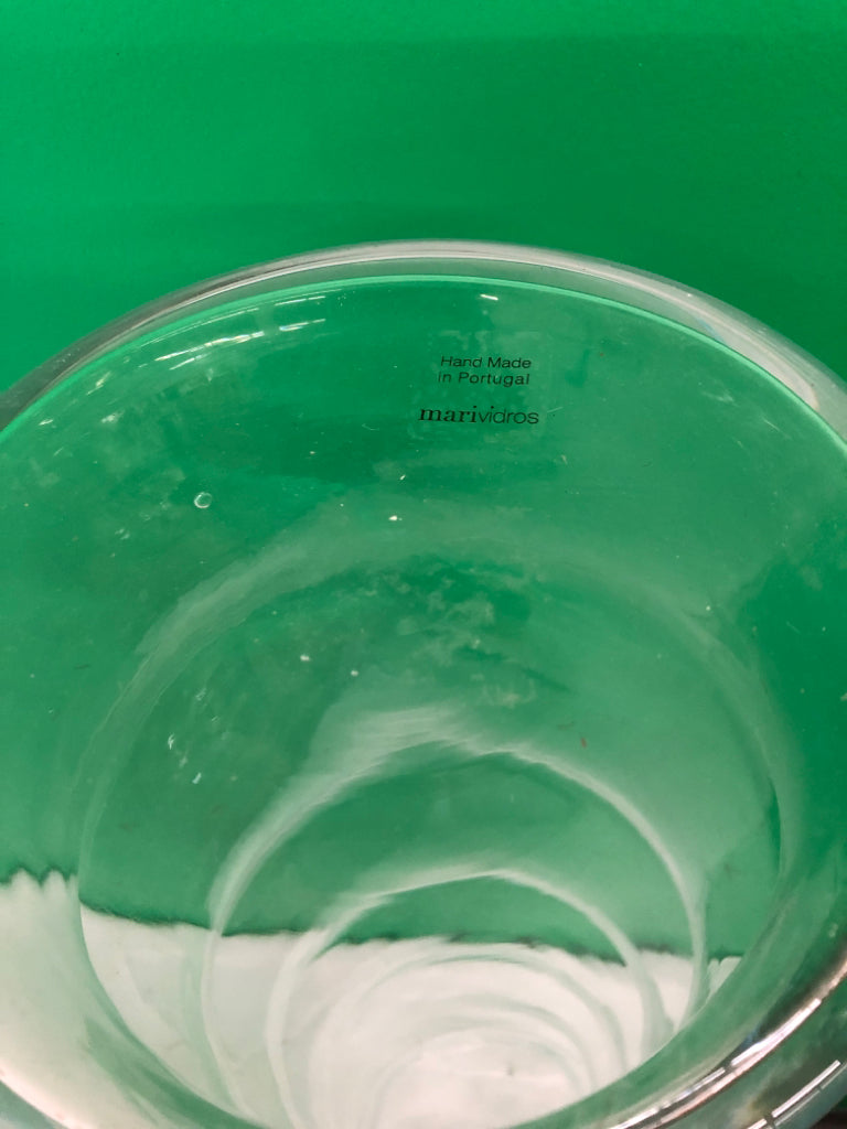 TALL CLEAR GLASS RIBBED VASE.