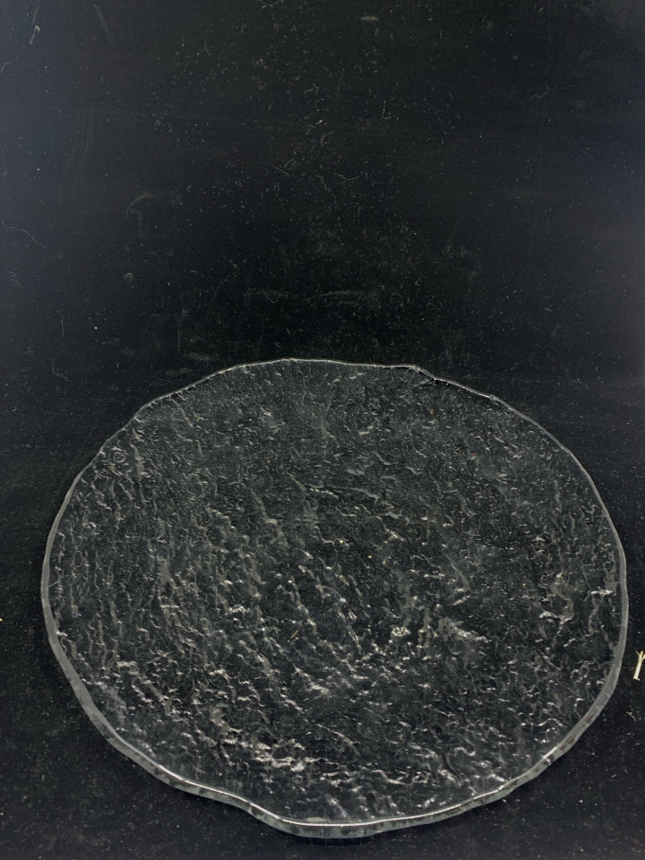 ROUND TEXTURED GLASS PLATE.