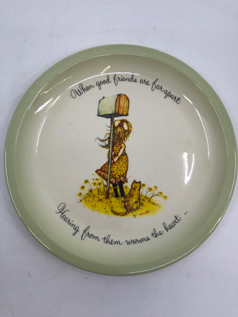VTG WHEN GOOD FRIENDS DISH- HOLLY HOBBIE.