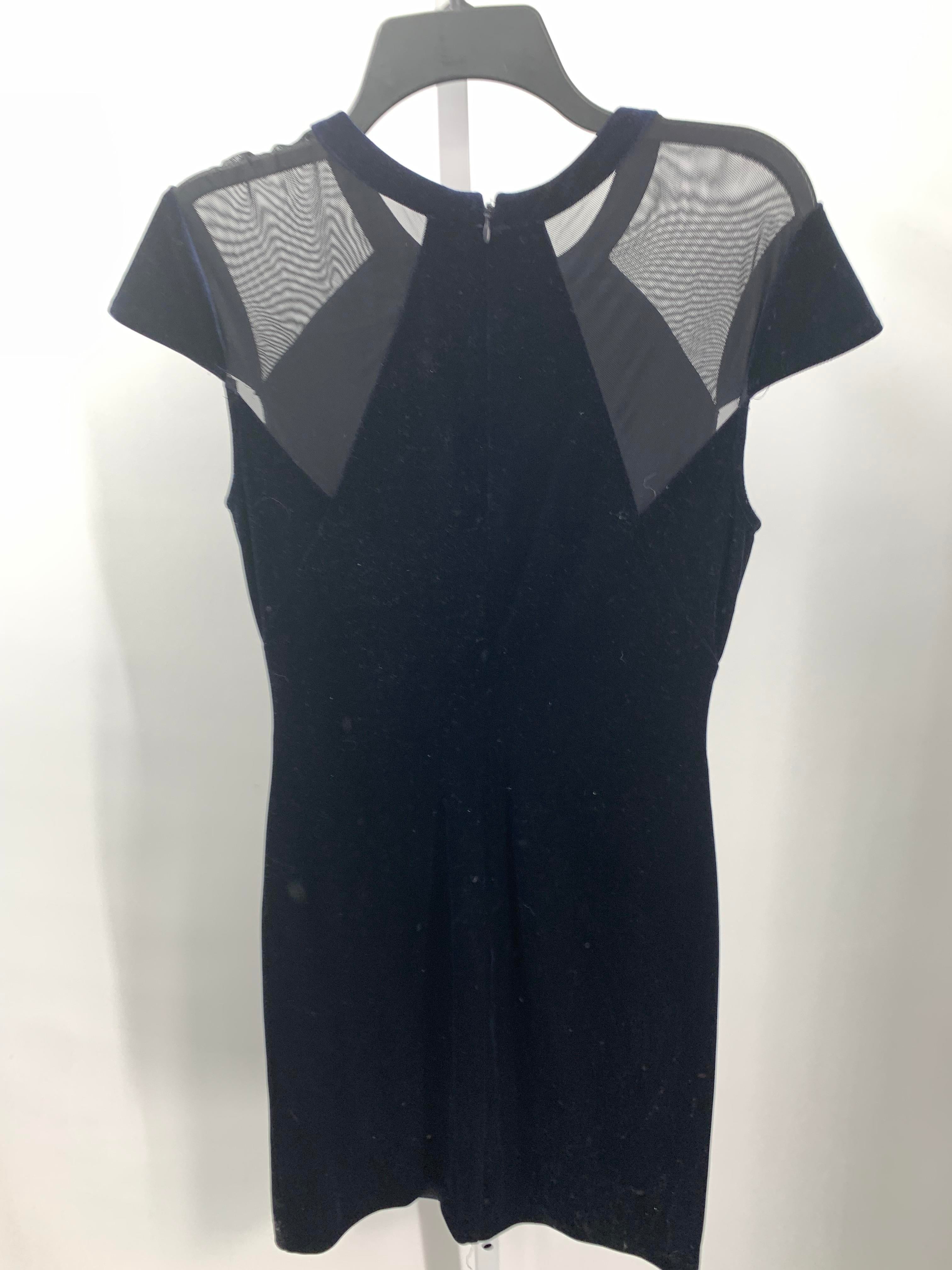 Guess Size 6 Misses Short Sleeve Dress