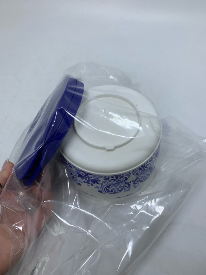 2 LOCKING TOGETHER BLUE SCROLL FOOD STORAGE CONTAINERS IN BAG.