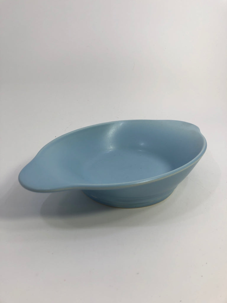 LT BLUE OVAL AU GRATIN BAKING DISH.