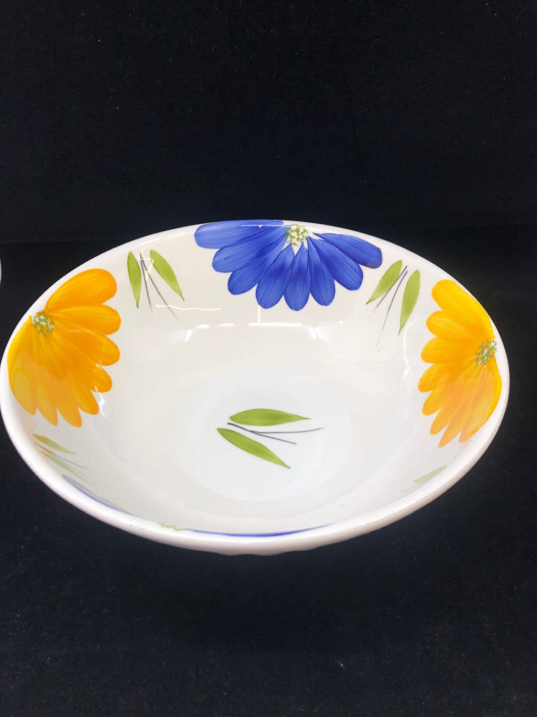 BLUE AND YELLOW FLORAL SERVING BOWL.