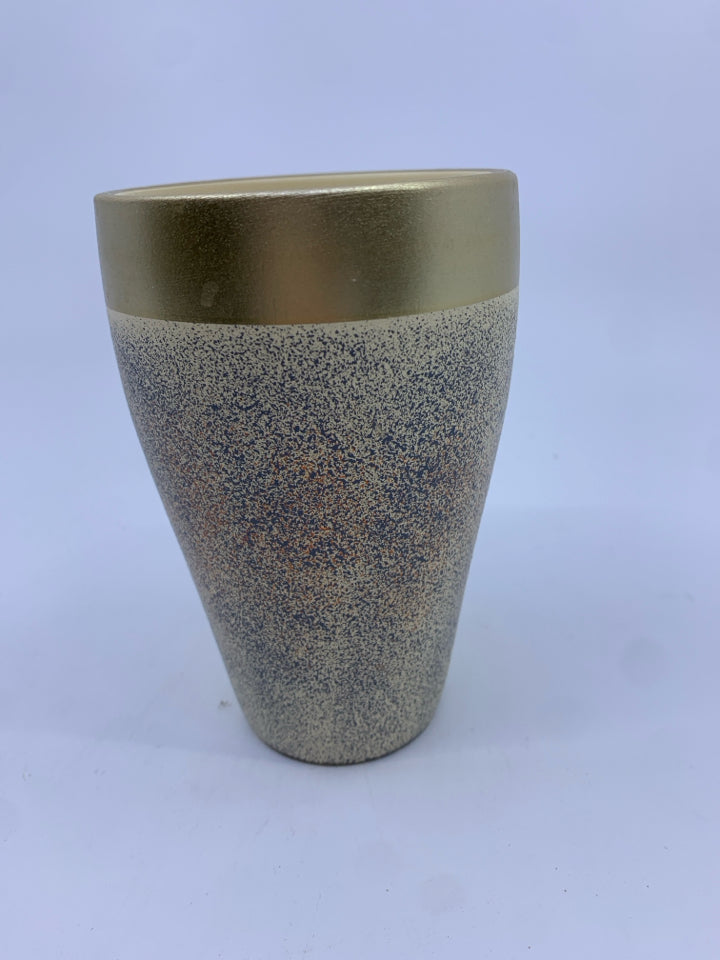 GOLD SPECKLED VASE.