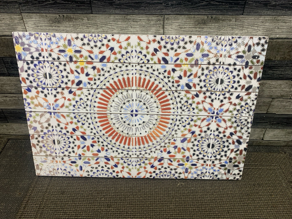 MANDALA PRINT ON WHITE WOOD WALL HANGING.