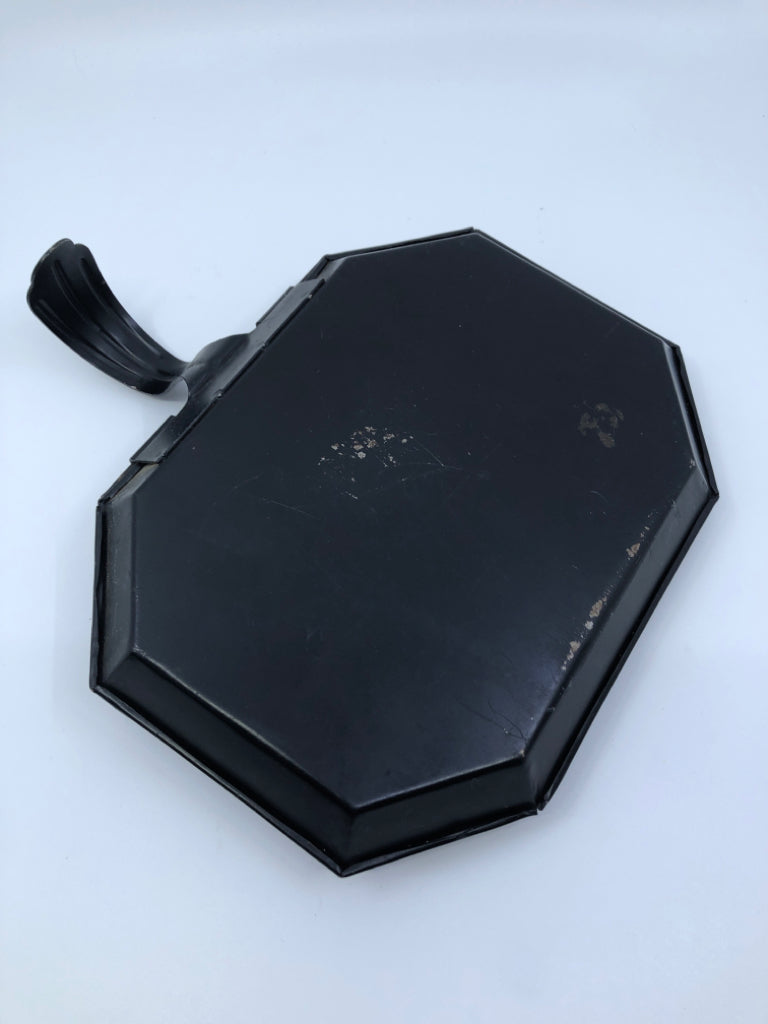 FOLK ART PAINTED DUST PAN.