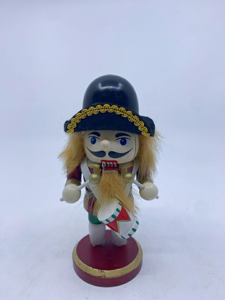 SHORT DRUMMER BOY NUTCRACKER.