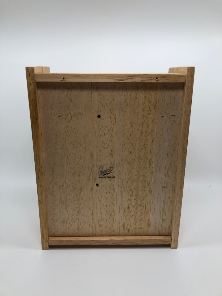 BAMBOO MAIL AND KEY SORTER.