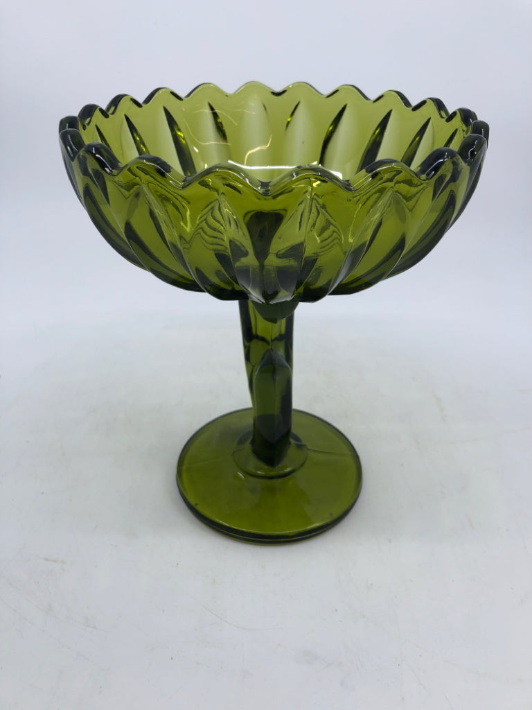 VTG GREEN GLASS FLOWER SHAPED CANDY DISH.