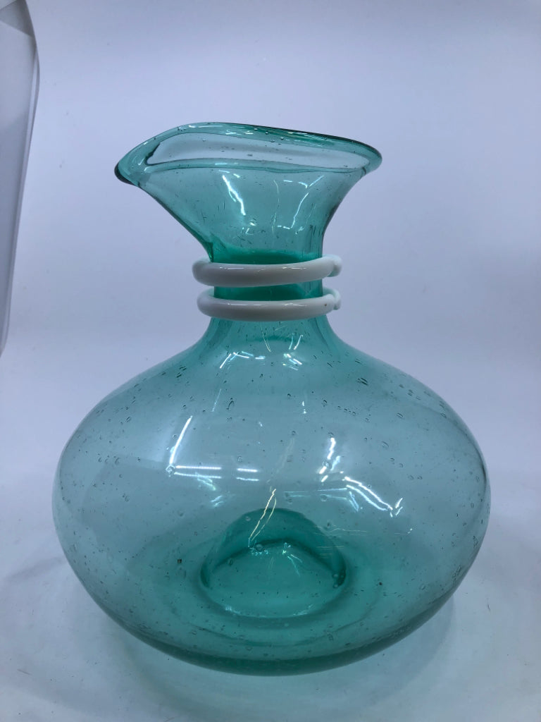 BLUE BLOWN GLASS NARROW NECK VASE. 7"