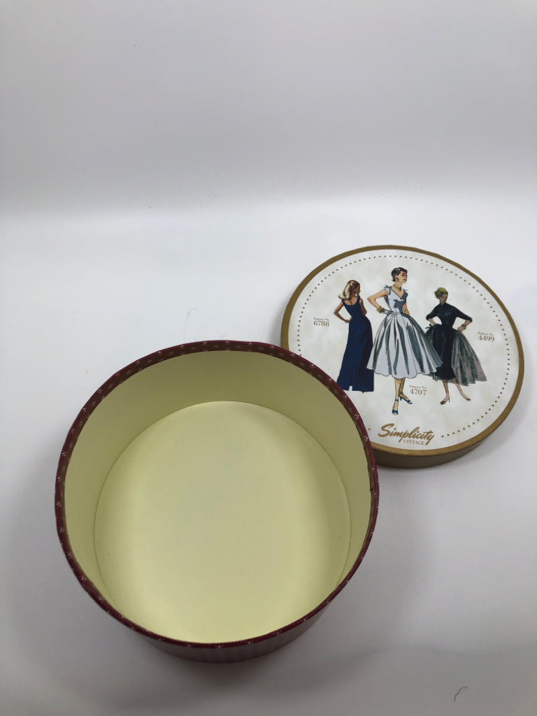 3 LADIES ON TOP ROUND GIFT BOX.