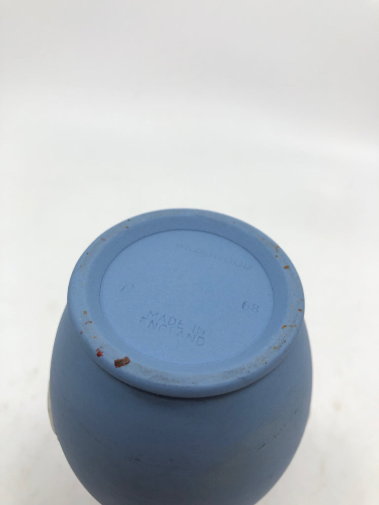 SM BLUE JASPERWARE WEDGWOOD VASE.