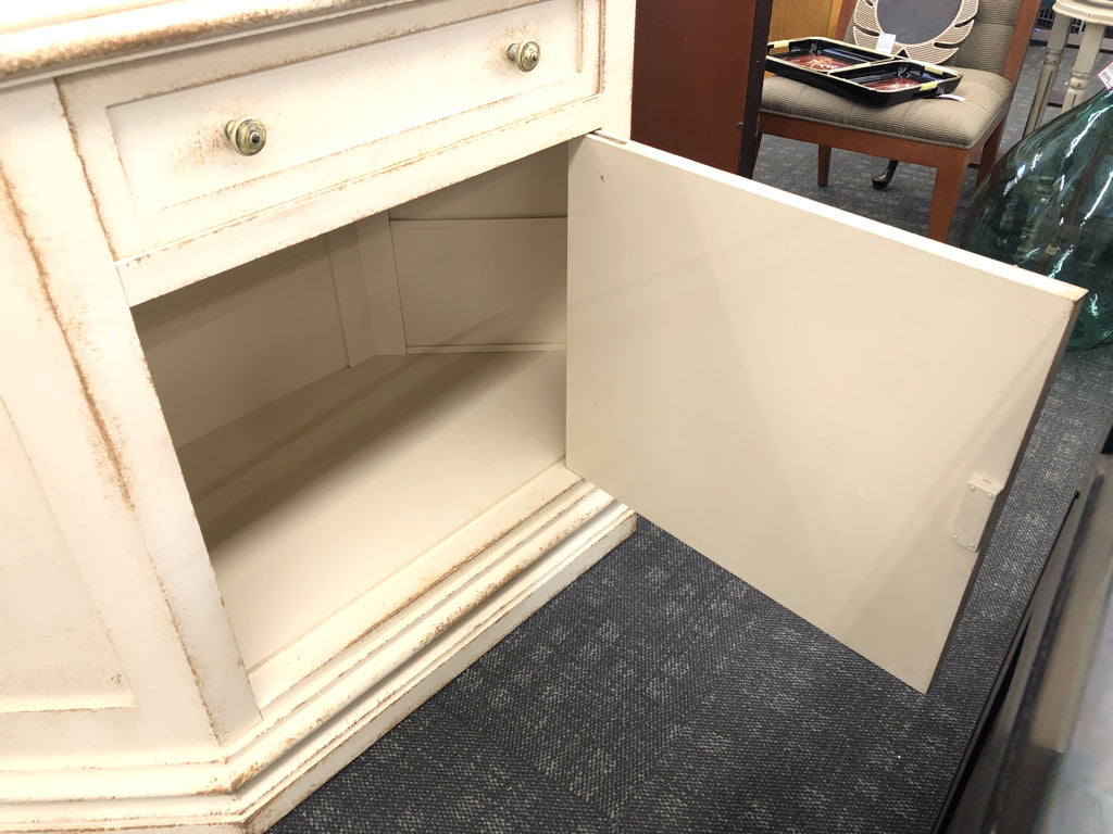 DISTRESSED CREAM CORNER HUTCH W DRAWER AND CABINET.