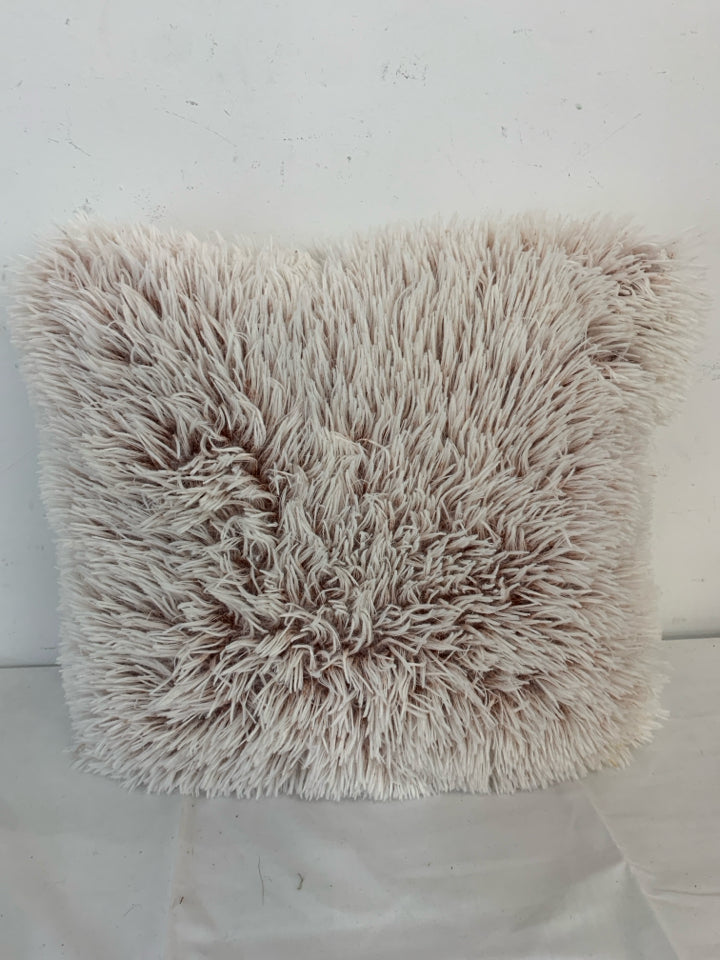 PINK FAUX FUR PILLOW.